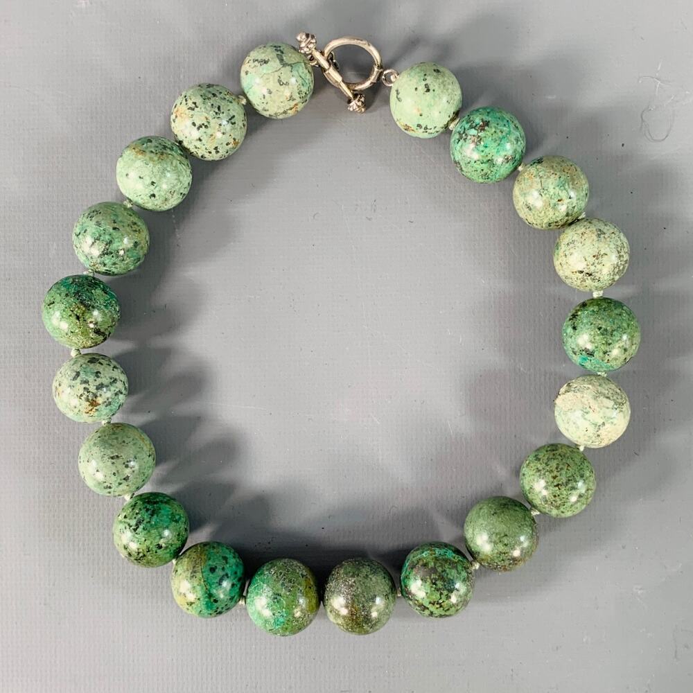VINTAGE Green Black Marbled Chunky Beaded Necklace